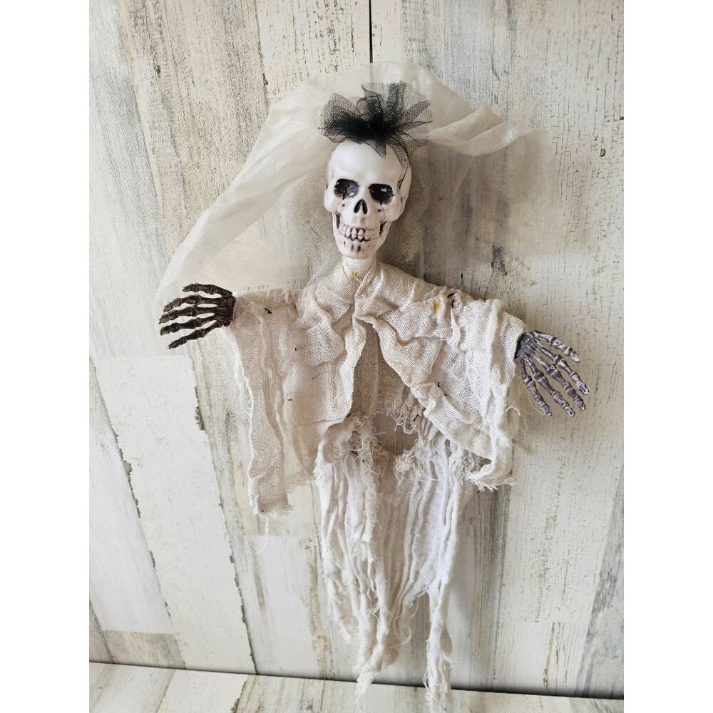 Hanging bride skeleton zombie Halloween prop plastic mini